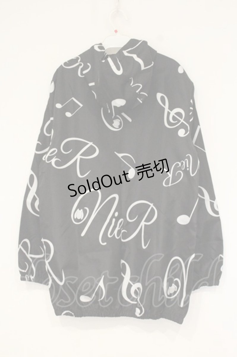 画像3: NieR Clothing / 全面プリントウインドブレーカー パーカー F ブラック×音符 O-26-09-11-1046-PU-TO-OW-OS (3)