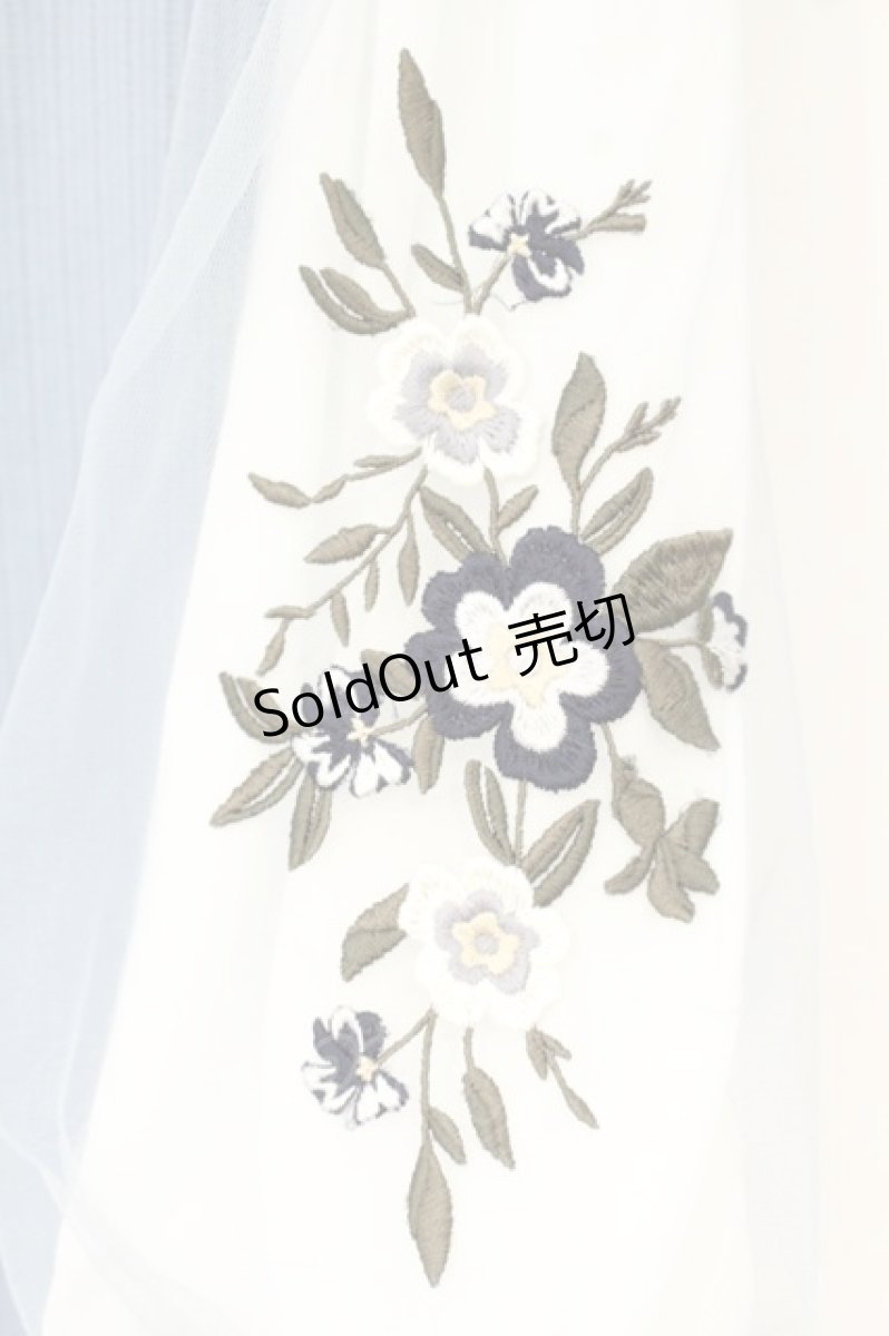 画像2: axes femme / 花刺繍チュール袖七分袖プルオーバー F サックス O-26-09-14-2044-AX-TO-OW-OS (2)