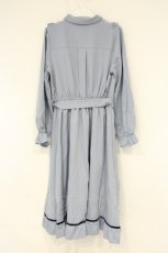 画像3: axes femme / 薔薇×額縁刺繍ロングワンピース M サックス O-26-09-14-2066-AX-OP-OW-OS (3)