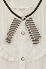 画像2: axes femme / カメオブローチ付シフォンブラウス【カメオブローチ欠品】 F キナリ O-26-09-14-2108-AX-BL-OW-OS (2)