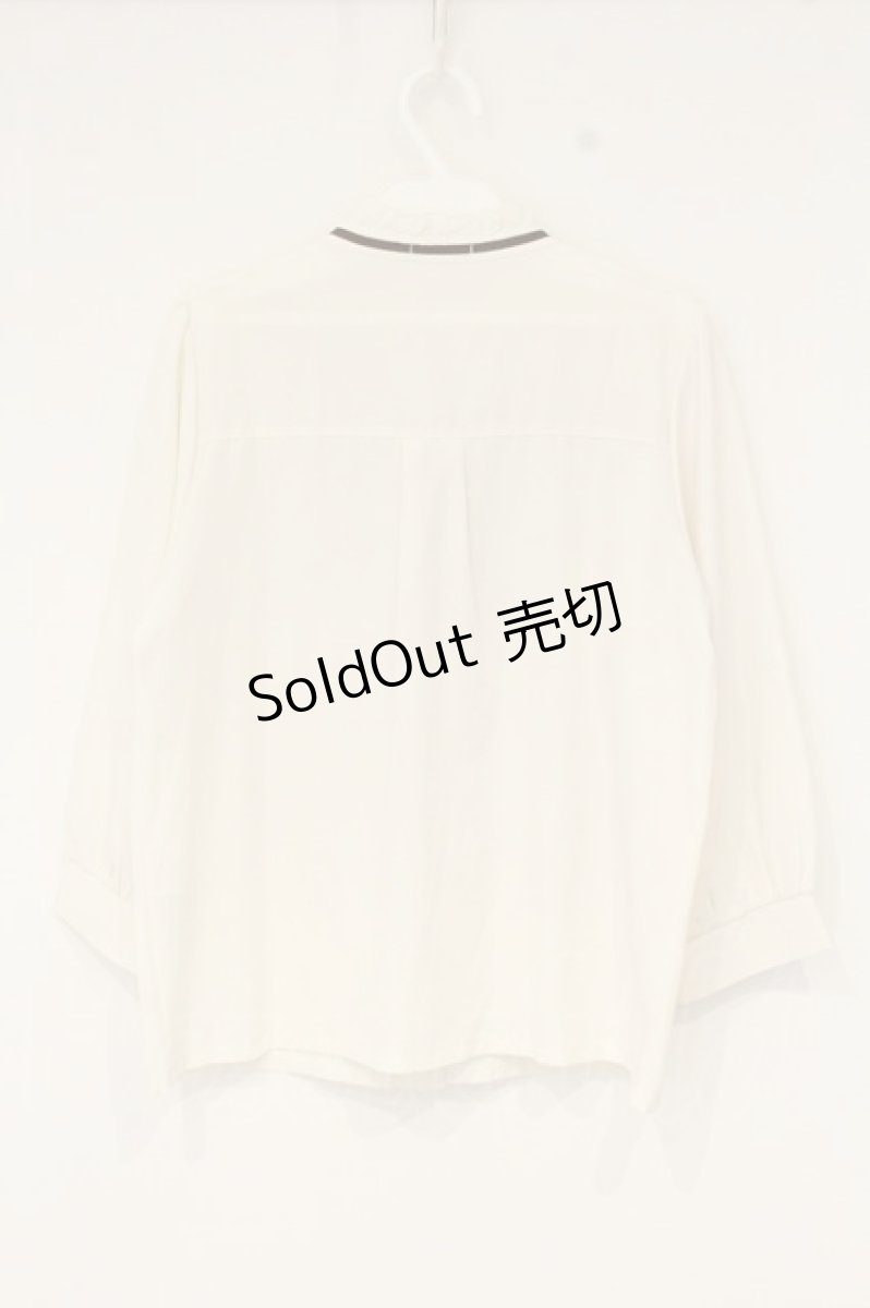 画像3: axes femme / カメオブローチ付シフォンブラウス【カメオブローチ欠品】 F キナリ O-26-09-14-2108-AX-BL-OW-OS (3)