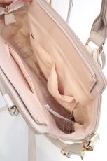 画像3: axes femme / パスケース付薔薇型押しバッグ 21×25×9.5cm アイボリー O-26-09-15-026-AX-BG-IG-OS (3)