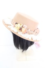 画像2: masquerade / コサージュフェルトハット  ベージュ O-26-09-15-003-LO-OP-IG-OS (2)