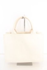 画像2: Maison de FLEUR / フラワーイニシャル刺繍トートバッグ  アイボリー O-26-09-17-005-LO-BG-OW-OS (2)