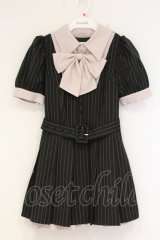 pium / リボンタイ付きプリーツミニワンピース ブラックストライプ O