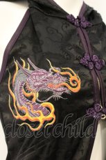 画像3: Qutie Frash / 刺繍入りフードスリットベスト  ブラック O-26-09-19-077-QU-TO-YM-OS (3)