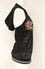画像4: Qutie Frash / 刺繍入りフードスリットベスト  ブラック O-26-09-19-077-QU-TO-YM-OS (4)