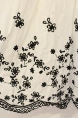画像2: evelyn / カットワーク花柄ワンピース  シロ O-26-09-21-016-LO-OP-OW-OS (2)