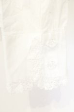 画像3: Emily Temple cute / 三角レースヨークブラウス  シロ O-26-09-21-018-ET-BL-IG-OS (3)