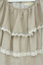 画像2: Perla nell' ostrica / フリルカラーワンピース  ベージュ O-26-09-22-091-LO-OP-OW-OS (2)