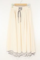 画像1: axes femme POETIQUE / リボン花柄バックフリルスカート  アイボリー O-26-09-22-003-AX-SK-IG-OS (1)