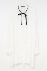 画像1: ATELIER PIERROT / Modern Flounce Long Blouse（モダンフラウンスロングブラウス）  ホワイト O-26-09-24-051-EL-BL-IG-OS (1)