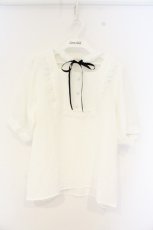 画像1: axes femme POETIQUE / チョーカーデザイン半袖ブラウス M キナリ O-26-09-25-064-AX-BL-OW-OS (1)