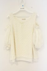 画像1: axes femme POETIQUE / 肩あきパフ袖総レースプルオーバー M キナリ O-26-09-25-067-AX-TO-OW-OS (1)