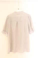 画像3: axes femme POETIQUE / マオカラー半袖ブラウス M グレー O-26-09-25-074-AX-BL-OW-OS (3)