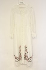 画像1: axes femme NOSTALGIE / 薔薇刺繍レースワンピース M シロ O-26-09-25-024-AX-OP-OW-OS (1)