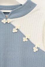 画像2: axes femme / チャイナ釦バイカラープルオーバー F サックス O-26-09-26-050-AX-TO-IG-OS (2)