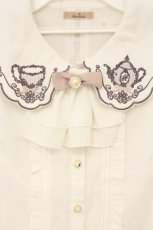 画像2: Amavel / ティーセット刺繍入りジャボ付きブラウス  シロ O-26-09-26-088-CA-BL-IG-OS (2)