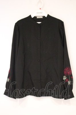 Preview of 彼岸花刺繍ハイネックシャツ F クロ