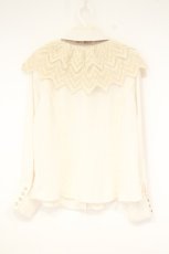 画像3: axes femme / レースケープ風リボン付きブラウス M キナリ O-26-09-29-078-AX-BL-OW-OS (3)