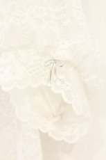 画像2: axes femme / ぽわん袖総レーストップス F シロ O-26-10-01-1045-AX-TO-IG-OS (2)