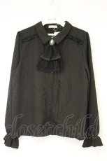 画像1: axes femme / カメオ×ジャボブローチ付ブラウス  クロ O-26-10-01-1059-AX-BL-IG-OS (1)