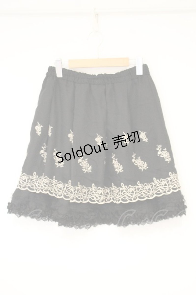 画像1: axes femme / 薔薇刺繍入りスカート M クロ O-26-10-01-1019-AX-SK-OW-OS (1)