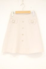 画像1: evelyn / ビジューバックル台形スカート  ベージュ O-26-10-06-046-LO-SK-OW-OS (1)