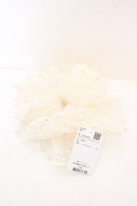 画像2: axes femme POETIQUE / パール×レースビッグシュシュ  オフシロ O-26-10-06-1055-AX-AC-IG-OS (2)