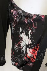画像2: NieR Clothing / FAKEチャイナボタン着物風袖PULLOVER【和柄九尾】指穴付き  ブラック×レッド O-26-10-09-050-PU-TO-IG-OS (2)
