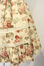 画像2: ATELIER PIERROT / 薔薇柄フリルミニスカート  アイボリー系 O-26-10-11-009-EL-SK-OW-OS (2)