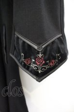 画像4: Ozz oneste / 薔薇刺繍イレヘムロングパーカー  ブラック O-26-10-12-065-OO-JA-IG-OS (4)