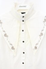 画像2: Ozz oneste / 薔薇刺繍スタンドカラーブラウス  ホワイト O-26-10-12-082-OO-BL-IG-OS (2)
