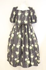 画像1: Melody BasKet / 甘く香るガーデニアのオープンカラーワンピース M チャコールグレー O-26-10-17-007-LO-OP-OW-OS (1)