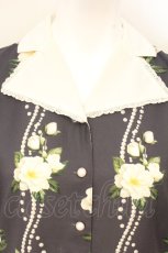 画像2: Melody BasKet / 甘く香るガーデニアのオープンカラーワンピース M チャコールグレー O-26-10-17-007-LO-OP-OW-OS (2)