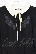 画像2: axes femme / 胸元刺繍バイカラーワンピース M クロ O-26-10-18-046-AX-OP-IG-OS (2)