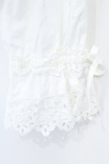 画像4: BABY,THE STARS SHINE BRIGHT / 刺繍入り後ろピンタックブラウス  シロ O-26-10-22-048-BA-BL-OW-OS (4)