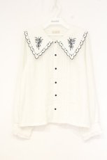 画像1: axes femme POETIQUE / フラワー刺繍スカラップ襟ブラウス M キナリ O-26-10-24-080-AX-BL-OW-OS (1)