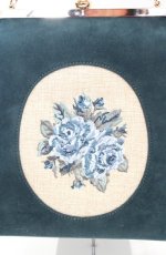 画像3: an another angelus / カメオローズ刺繍スクエアがま口バッグ  ブルーグリーン O-26-10-27-1006-CA-BG-OW-OS (3)