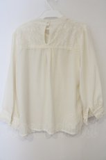 画像3: axes femme / カメオ付ラッフルフリルブラウス M アイボリー O-26-10-30-038-AX-BL-IG-OS (3)