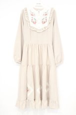 画像1: axes femme POETIQUE / ブロッキングベリー刺繍ワンピース M アイボリー O-26-10-31-060-AX-OP-IG-OS (1)