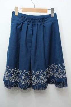 画像2: axes femme / 裾ローズ刺繍スカート  ブルー S-24-03-12-076-AX-SK-UT-ZS