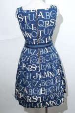 画像2: 【SALE】Jane Marple / アルファベットロゴスクエアドレス  ブルー S-24-05-23-076-JM-OP-UT-ZT359 (2)