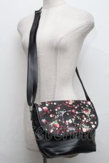 画像1: 【SALE】PINK HOUSE / BAGストロベリーショルダーバッグ  黒 S-24-10-01-013-LO-AC-UT-ZTK013 (1)