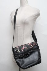 画像2: 【SALE】PINK HOUSE / BAGストロベリーショルダーバッグ  黒 S-24-10-01-013-LO-AC-UT-ZTK013 (2)