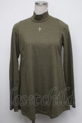 OZONE COMMUNITY / クロスデザインハイネックトップス  カーキ S-24-10-19-034-PU-TO-AS-ZT376