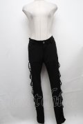 NAOTO SEVEN / サイド編み上げプリントパンツ  黒 S-24-12-24-083-HN-PA-HR-ZT149