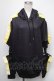 画像1: NieR Clothing / バックルデザイン半袖パーカー  黒ｘイエロー S-25-01-22-1061-PU-TO-AS-ZS (1)