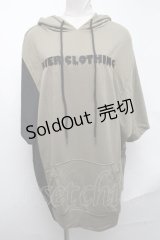 NieR Clothing / バイカラーロゴプリントプルオーバー  黒ｘカーキ S-25-01-22-049-PU-TO-HR-ZS
