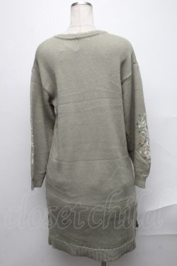 画像2: axes femme / 袖刺繍チャイナ釦ニットワンピース  グリーン S-25-02-02-068-AX-OP-AS-ZT032